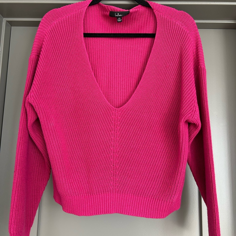 Lulu's Vibrant Pink V-Neck Sweater with Ribbed Texture